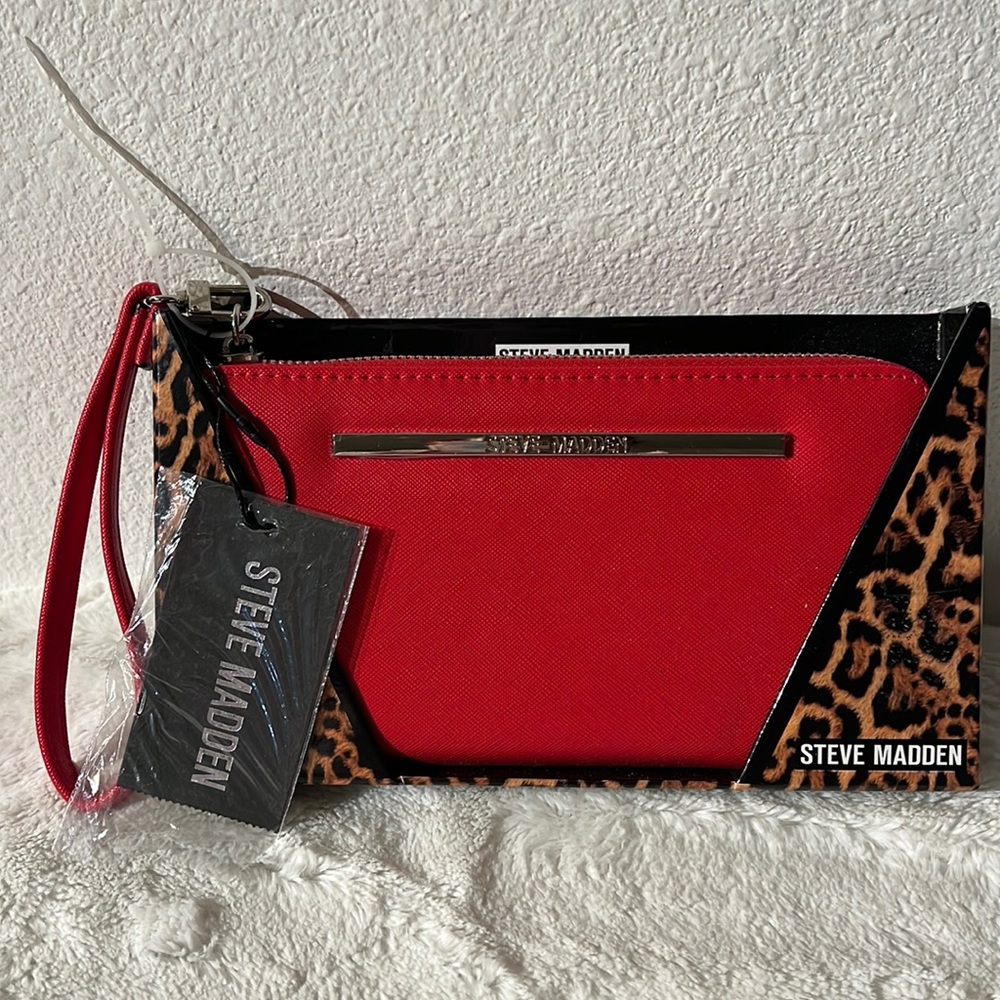 New Steve Madden red wallet with wrist strap with gold hardware.